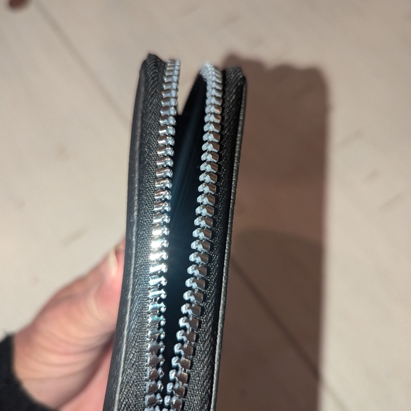 NWT Minnie Mouse small wallet - Picture 11 of 14